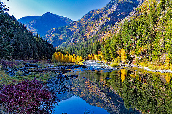Tumwater Canyon in the fall